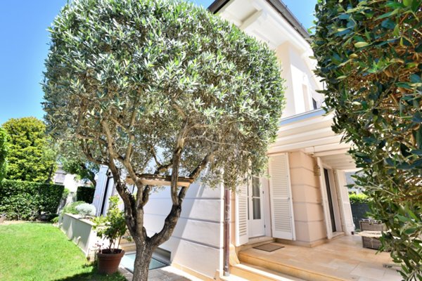 casa indipendente in vendita a Pietrasanta