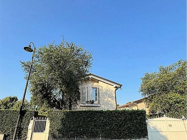 casa indipendente in vendita a Pietrasanta