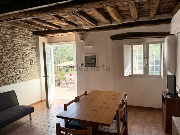 casa indipendente in vendita a Pietrasanta in zona Solaio