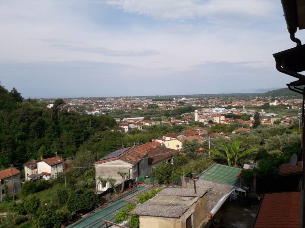 casa indipendente in vendita a Pietrasanta in zona Castello