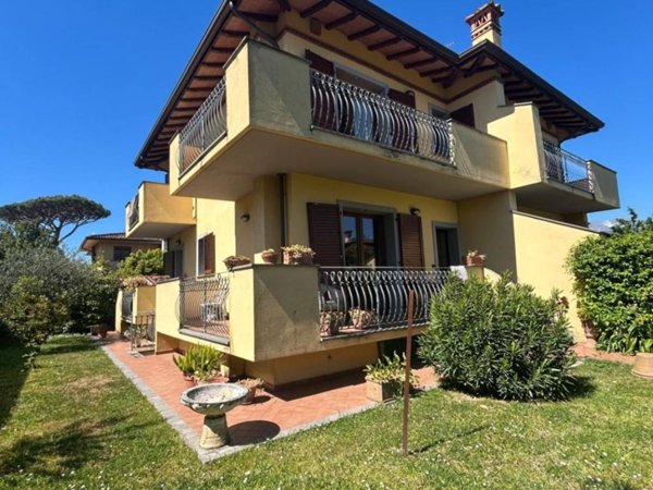 casa indipendente in vendita a Pietrasanta