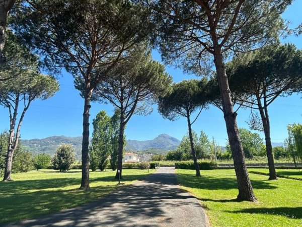 casa indipendente in vendita a Pietrasanta