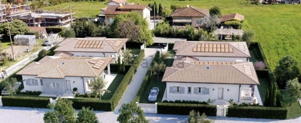 casa indipendente in vendita a Pietrasanta in zona Marina di Pietrasanta