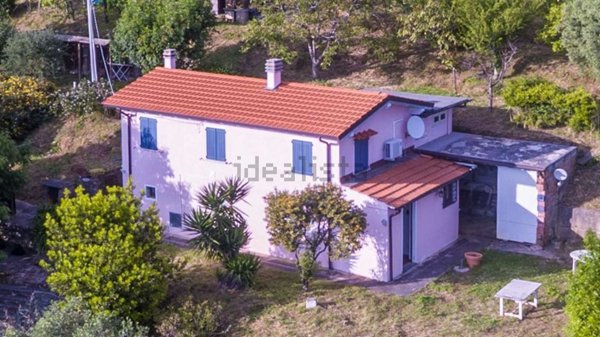 casa indipendente in vendita a Pietrasanta