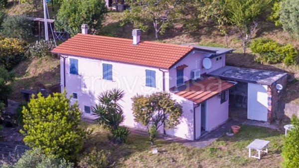 casa indipendente in vendita a Pietrasanta