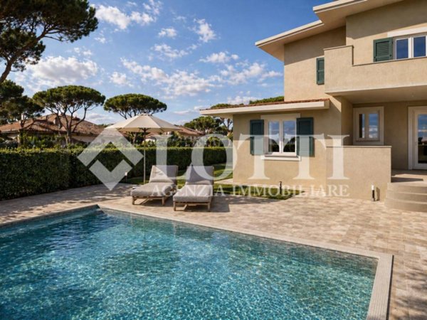 casa indipendente in vendita a Pietrasanta in zona Tonfano