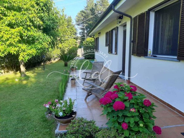casa indipendente in vendita a Pietrasanta