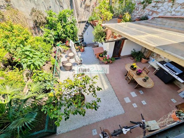 casa indipendente in vendita a Pietrasanta