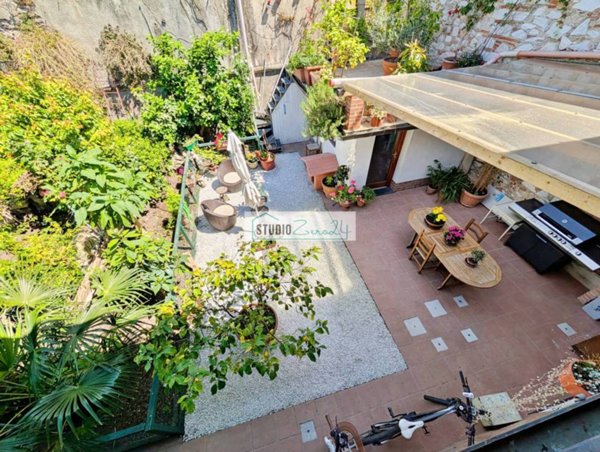 casa indipendente in vendita a Pietrasanta