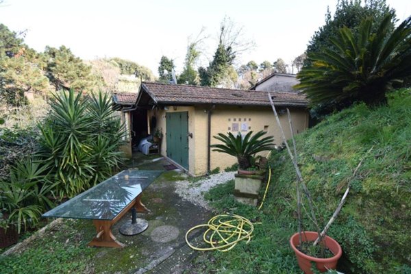 villa in vendita a Pietrasanta in zona Strettoia