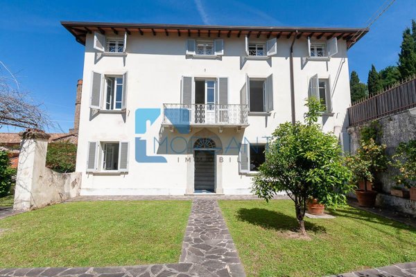 casale in vendita a Pietrasanta in zona Capriglia
