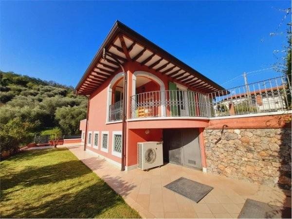 casa indipendente in vendita a Pietrasanta