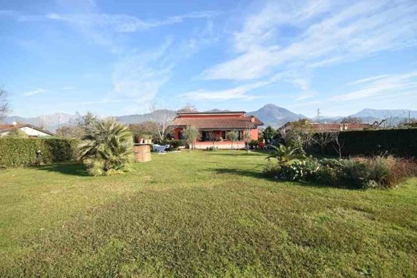 casa indipendente in vendita a Pietrasanta