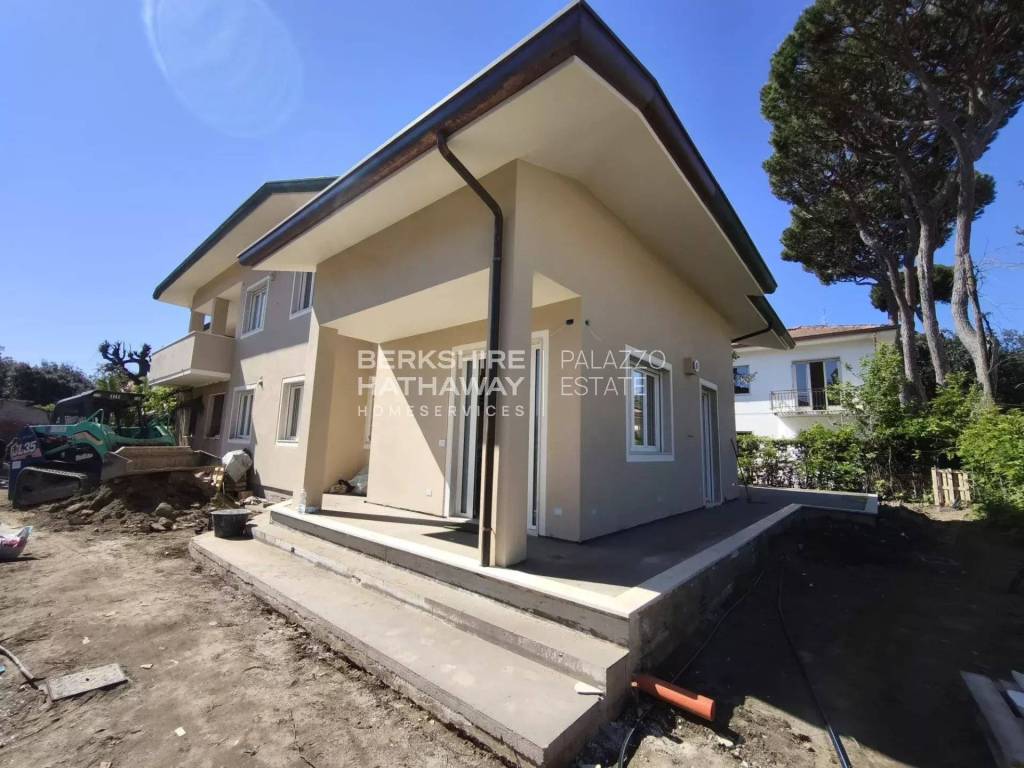 casa indipendente in vendita a Pietrasanta in zona Fiumetto
