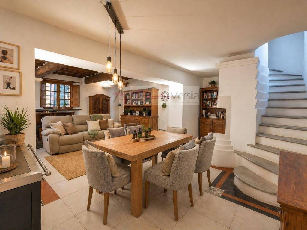 casa indipendente in vendita a Pietrasanta in zona Crociale