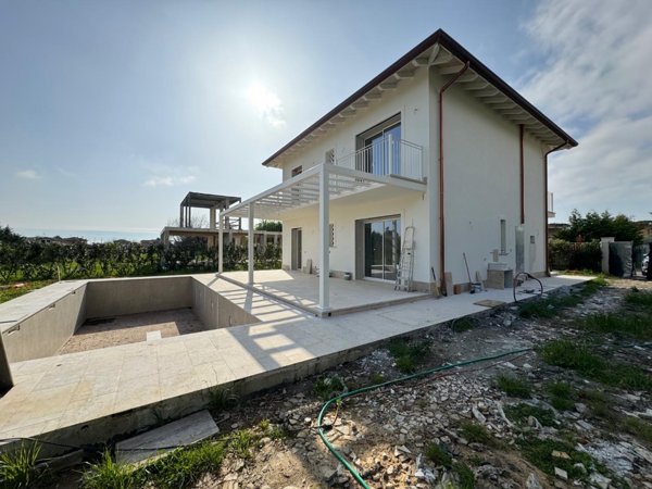 casa indipendente in vendita a Pietrasanta in zona Osterietta
