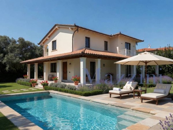 casa indipendente in vendita a Pietrasanta in zona Crociale