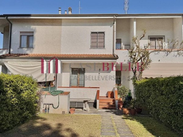 casa indipendente in vendita a Pietrasanta in zona Tonfano