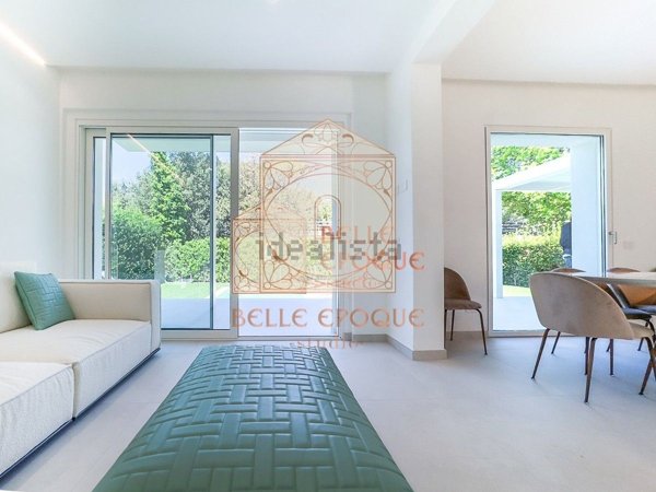 casa indipendente in vendita a Pietrasanta in zona Fiumetto