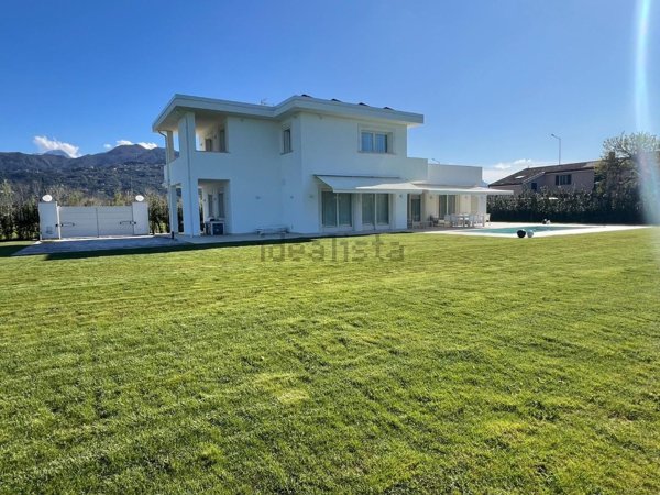 casa indipendente in vendita a Pietrasanta