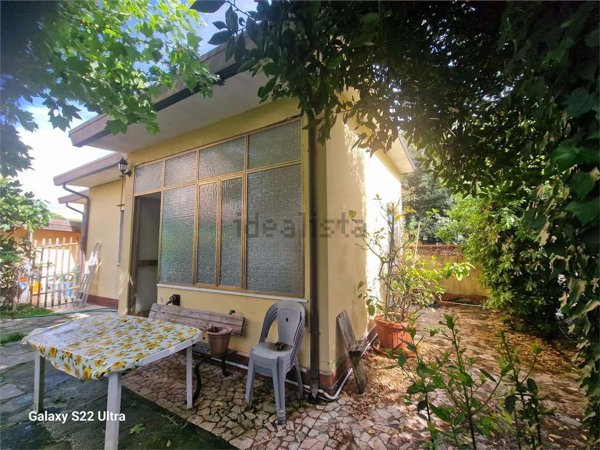 appartamento in vendita a Pietrasanta in zona Tonfano