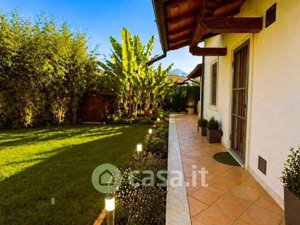 appartamento in vendita a Pietrasanta in zona Marina di Pietrasanta