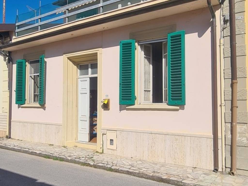 casa indipendente in vendita a Pietrasanta