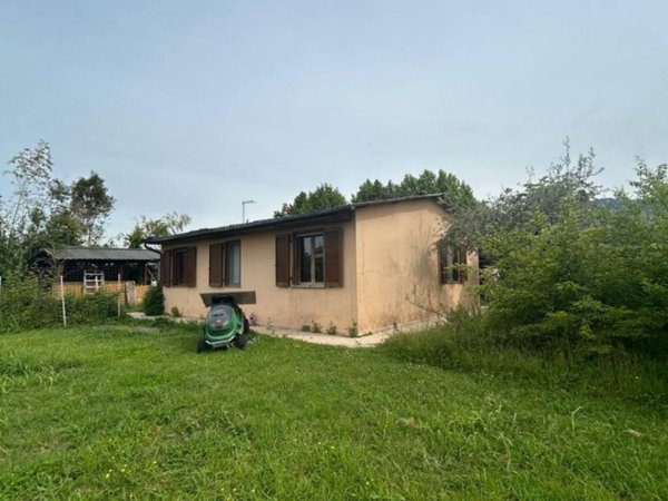 casa indipendente in vendita a Pietrasanta