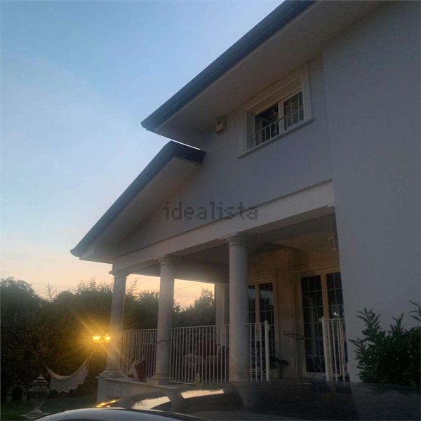 casa indipendente in vendita a Pietrasanta in zona Crociale
