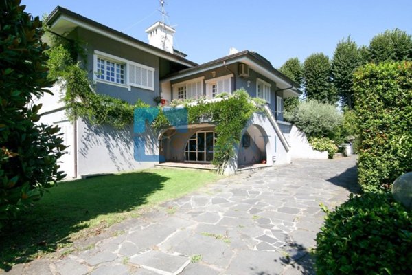 casa indipendente in vendita a Pietrasanta