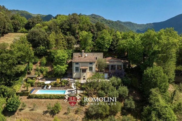 casa indipendente in vendita a Pietrasanta in zona Marina di Pietrasanta