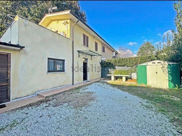 casa indipendente in vendita a Pietrasanta