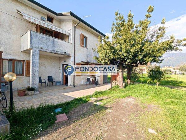 casa indipendente in vendita a Pietrasanta in zona Marina di Pietrasanta