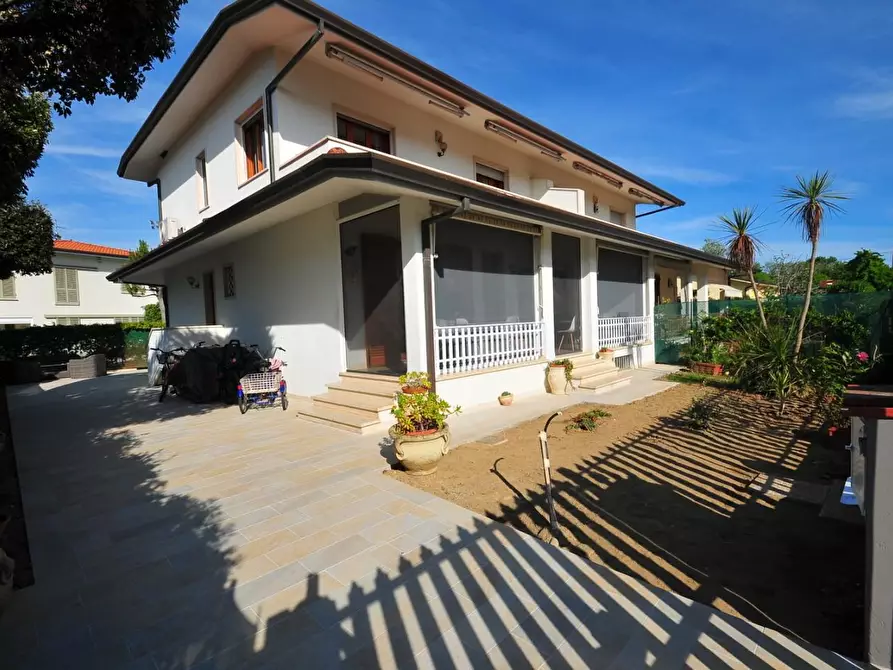 casa indipendente in vendita a Pietrasanta in zona Fiumetto