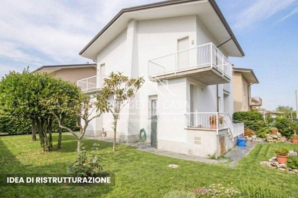 casa indipendente in vendita a Pietrasanta in zona Marina di Pietrasanta