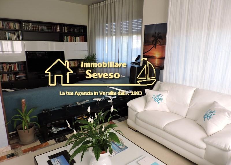 casa indipendente in vendita a Pietrasanta in zona Fiumetto