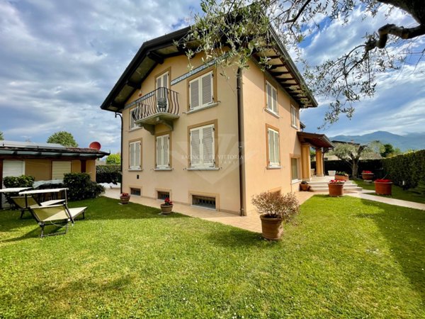 casa indipendente in vendita a Pietrasanta