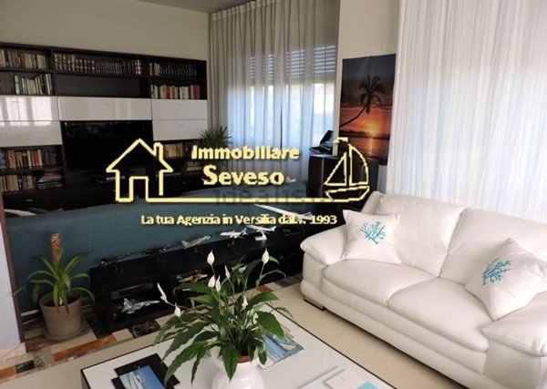 casa indipendente in vendita a Pietrasanta in zona Fiumetto