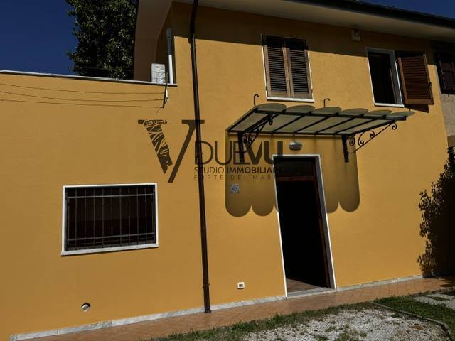 casa indipendente in vendita a Pietrasanta