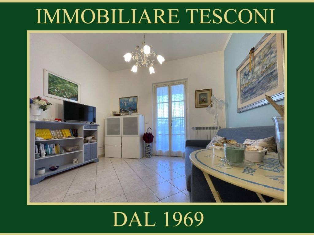 appartamento in vendita a Pietrasanta in zona Vignone
