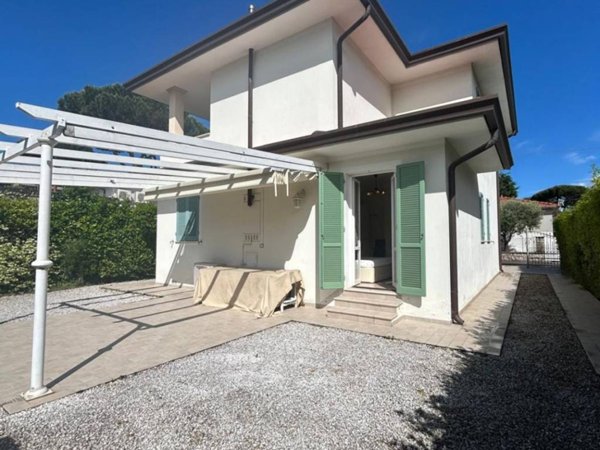 casa indipendente in vendita a Pietrasanta