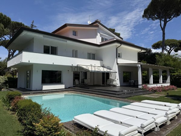 casa indipendente in vendita a Pietrasanta in zona Motrone