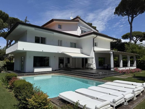 casa indipendente in vendita a Pietrasanta in zona Motrone
