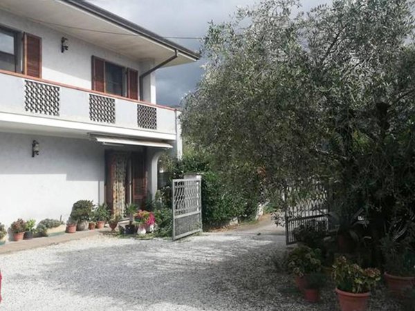 casa indipendente in vendita a Pietrasanta