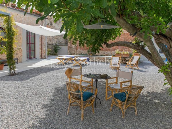 casa indipendente in vendita a Pietrasanta