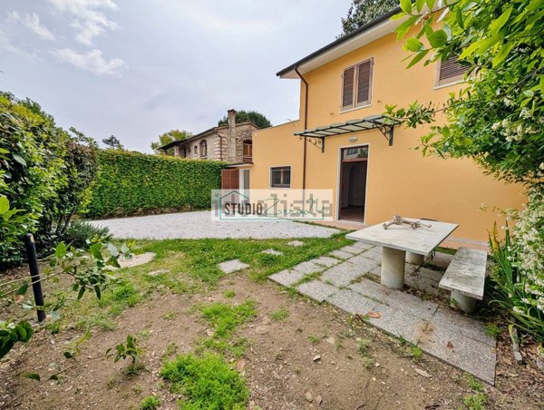 casa indipendente in vendita a Pietrasanta