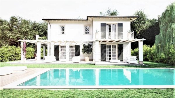 casa indipendente in vendita a Pietrasanta in zona Crociale