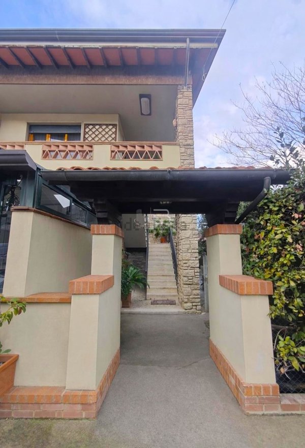casa indipendente in vendita a Pietrasanta