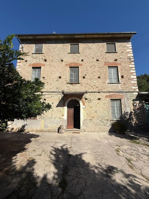 casa indipendente in vendita a Pietrasanta