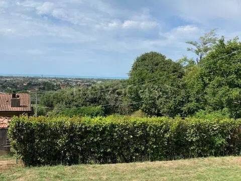 rudere in vendita a Pietrasanta in zona Strettoia